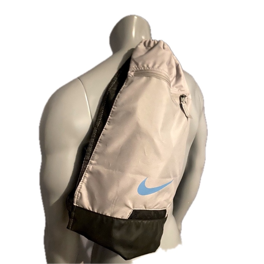 NWT Nike Unisex Alpha Gym Sack Grey/Black 16”x 14.5”x 6” Lg. front zipper pouch